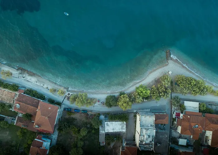 Moukas Seaside Apartments Romantico