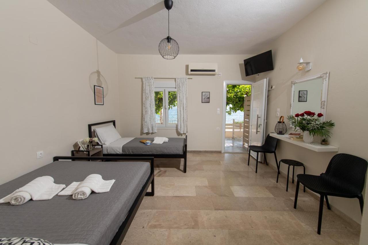 Apartment Moukas Seaside Romantico