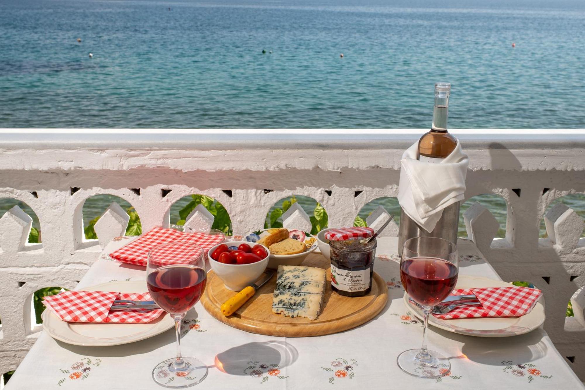 Moukas Seaside Romantico Apartment *